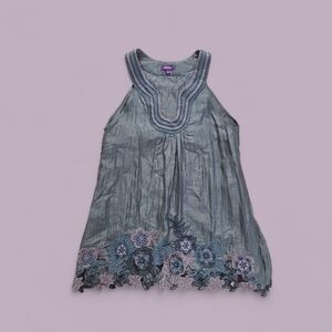 NWT Lizard Thicket Gray Tank Top with Floral Embroidery